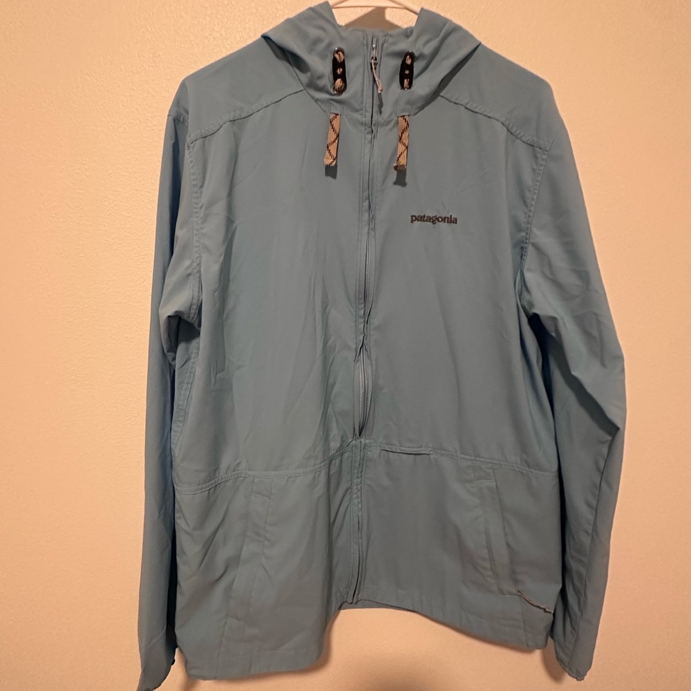 Patagonia women’s  Sky Blue Windbreaker